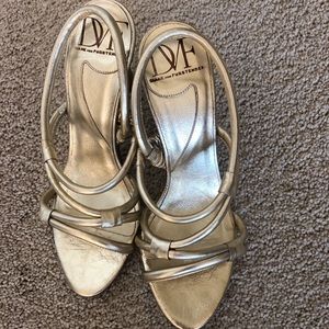Diane Von Furstenberg  sz6 gold strappy sandals